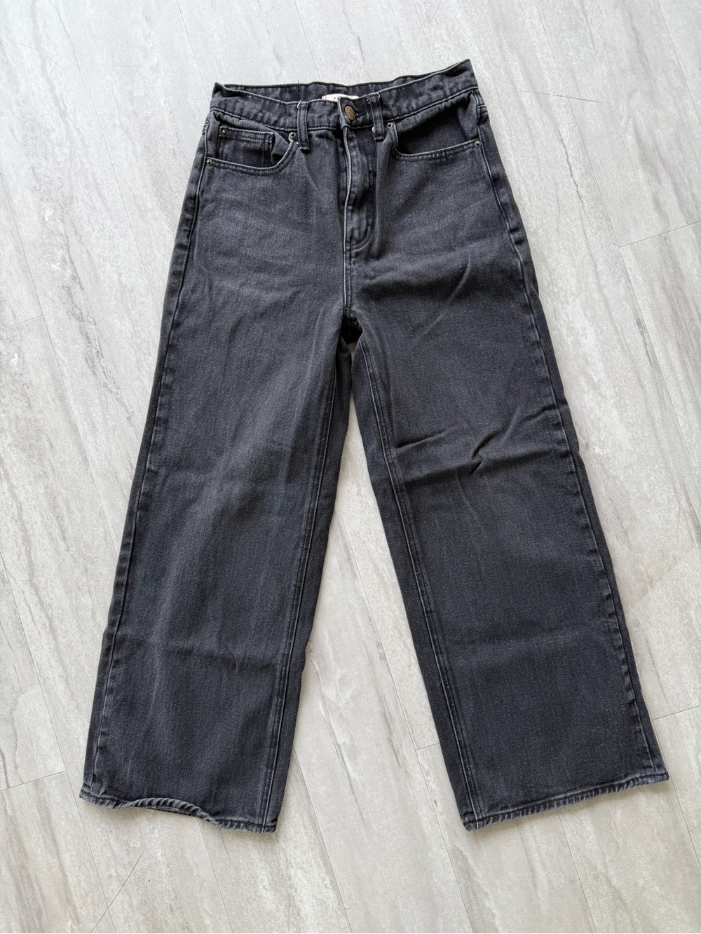 BDG Urban Outfitters High & Wide Jeans Women's Size 27 Black Baggy
Grunge
